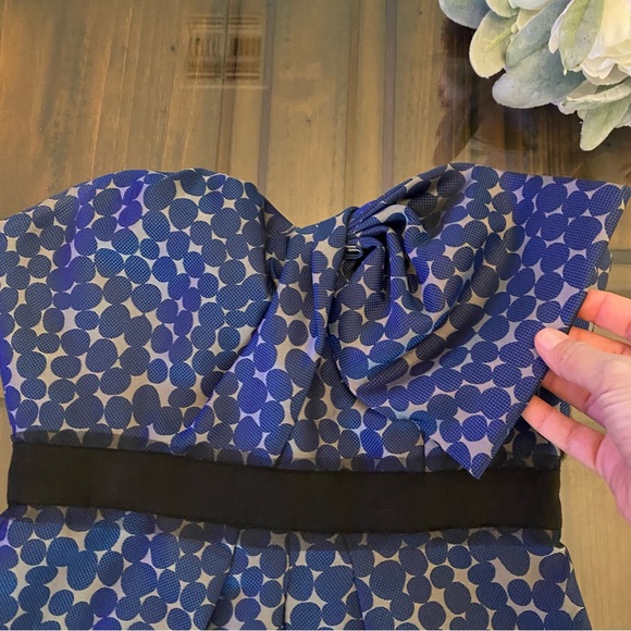 BCBGMaxAzria Polka Dot Satin Dress Bow Detail size 0 - Picture 3 of 11